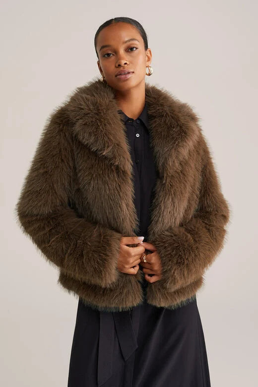 Fur Cape Jas